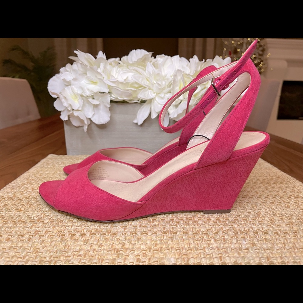 NINE WEST 3” wedge heel. NWT.